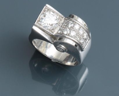 null Bague - style 1940
En or gris, 750 MM, ornée de diamants, Total: 1,80 carat...
