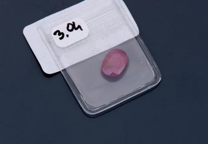 null Rubis ovale Non analysé
Poids: 3,04 carats environ