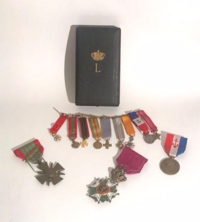 null Lot de décorations et médailles diverses
Dont miniatures françaises
Ordre de...