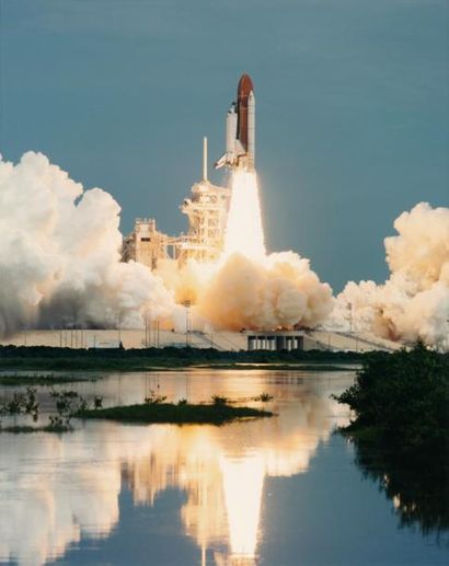 null NASA.Superbe lancement de la navette spatiale Columbia (Mission STS-40) emportant...