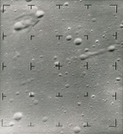 NASA. Vue du sol lunaire depuis la sonde...