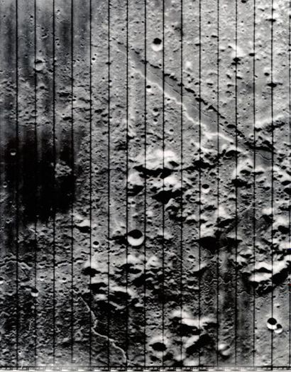 NASA. Vue de la Lune par la sonde Lunar Orbiter...
