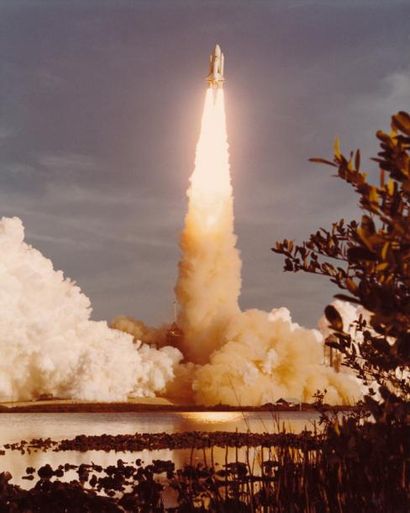null NASA. Lancement historique de la navette spatiale Columbia (Mission STS-1).Tirage...