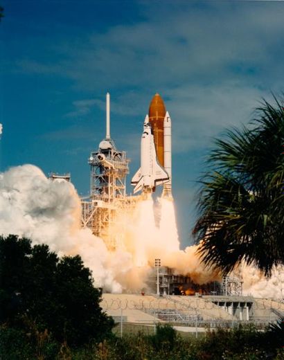 null NASA. Décollage de la navette spatiale Discovery (Mission STS-26) le 29 septembre...