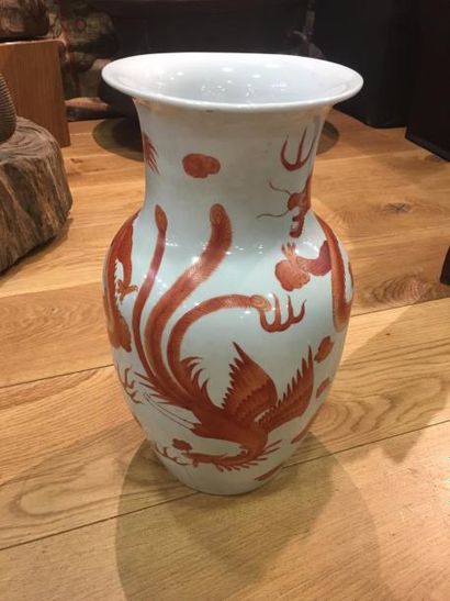 null Chine

Vase en porcelaine avec un motif dragon

Tsing

H 36 cm