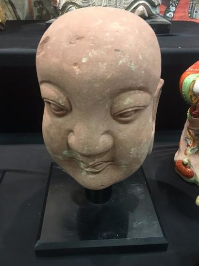 null Chine

Tête d'adorant en pierre rose

Yuan

H 27 cm