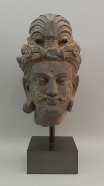 Art gréco-Bouddhique du Gandhara, Ier à V° siècle Tête de Bodhisattva au turban préformé
En...