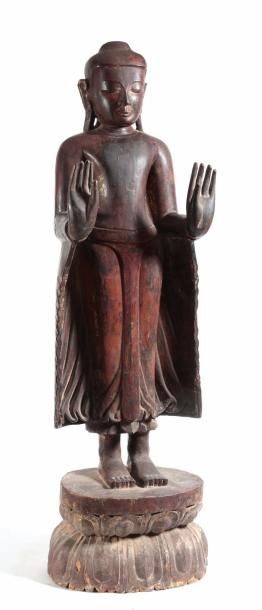BIRMANIE, Mandalay 
Bouddha Bouddha debout les mains en Abhaya mudra, apaisement...