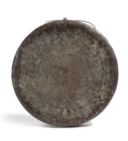 Laos, XIX° siècle Gong
Bronze
Diam.: 35 cm