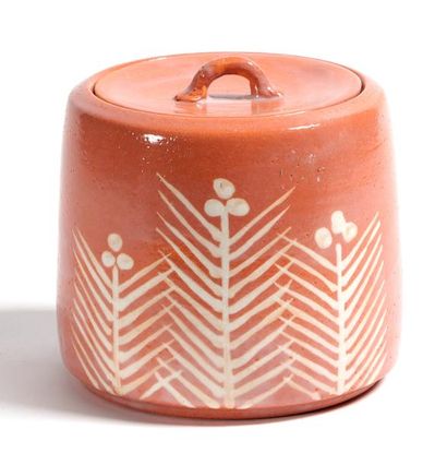 Japon, 1950 
Pot à eau Utilisé pour la cérémonie du thé
Céramique à glaçures
Haut.:...