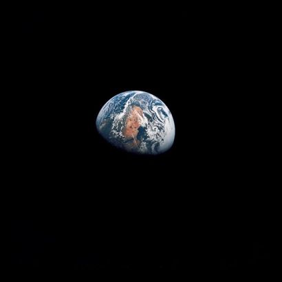 null NASA. GRAND FORMAT. Mission Apollo 10. Cette photographie de la Terre a été...