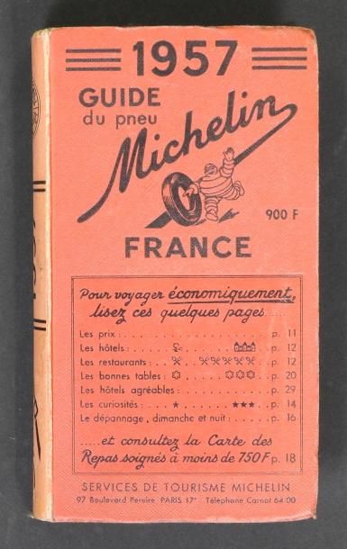 null GUIDES MICHELIN ANNEES 1951 à1962

Pleine toile en percaline rouge, plats imprimés

Bien...