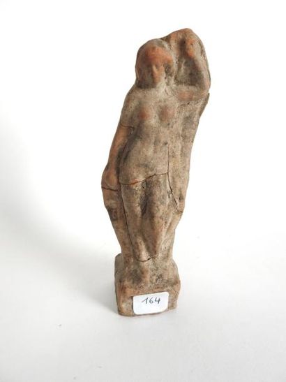 null Statuette représentant une Vénus impudique
Terre cuite 16 cm (restaurations...