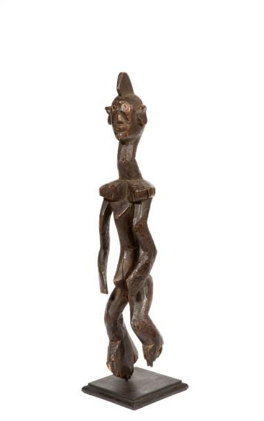 null Statue. Bois sculpté.
Mumuyé. Nigéria.
H: 45cm