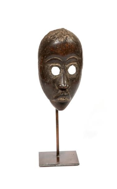 null Masque Dan. Bois sculpté.
Côte d'Ivoire. H: 27cm