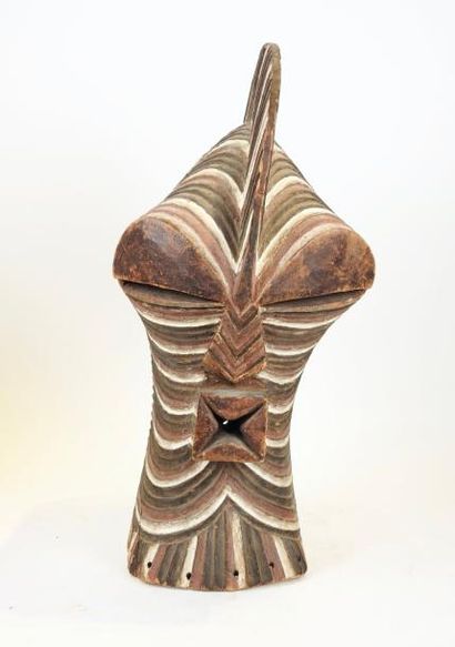 null Masque Kifwebe bois sculpté polychrome
République démocratique du Congo, ethnie
Songuye...