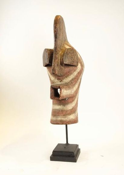 null Masque Kifwebe bois sculpté polychrome
République démocratique du Congo, ethnie
Songuye
Collection...