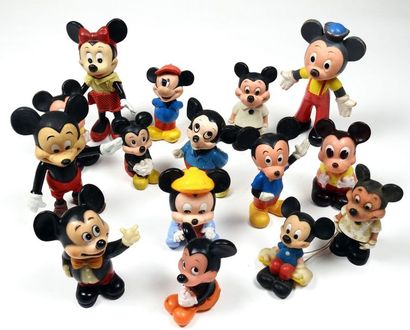 DISNEY Ensemble de 15 figurines Mickey en plastique mou, certaines en pouet-pouet
Années...