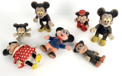 DISNEY Ensemble de 7 figurines tirées de l'univers de Mickey et sa famille en fe...
