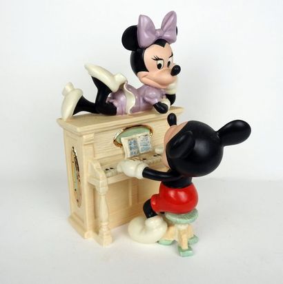 DISNEY Figurine Mickey et Minnie au piano en boîte éditée par Lenox. On y joint une...