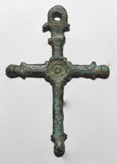 Crucifix en bronze

5 cm

XIII-XVème siè...