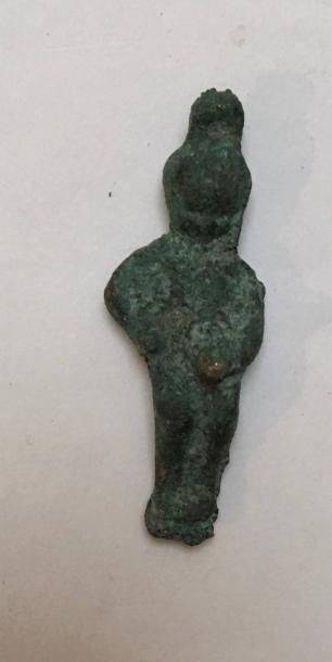 null Harpocrate : en bronze se tenant le sexe .Style égypto-romain.H : env 3cm.