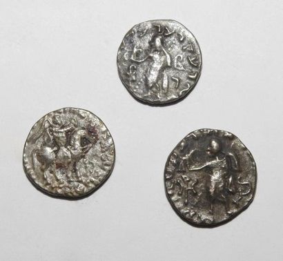 null Ensemble de 3 monnaies bactrianes 

Argent 2ème siècle avant J.-C.