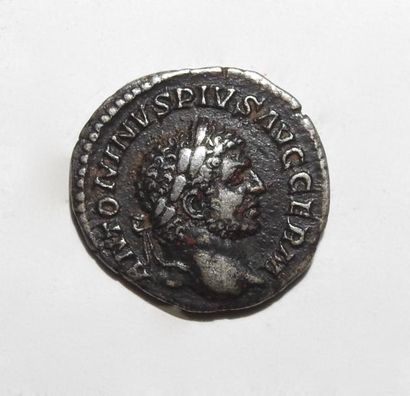null Denier romain en argent de Caracalla

Avers ANTONINUS PIUS AVG GERM

Revers...