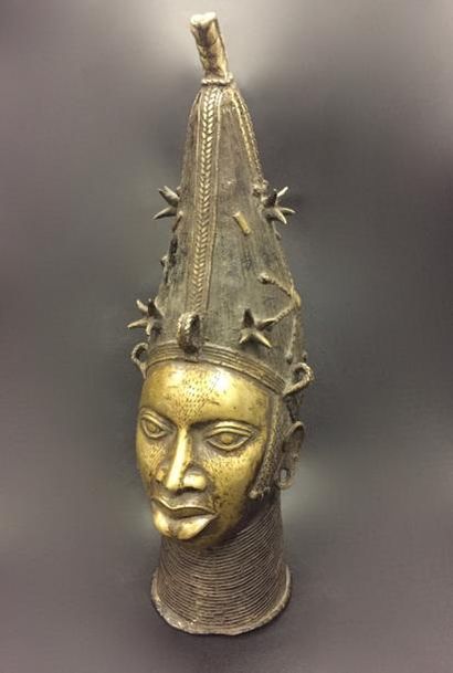 null Afrique

Tête Ife, Benin

Alliage de Bronze

H 58,7 cm