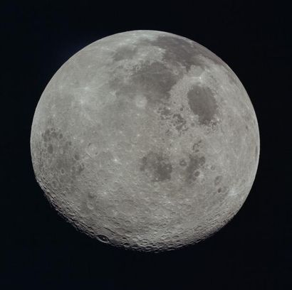 null Nasa. GRAND FORMAT. Apollo 17. Une parfaite vue du disque lunaire observé depuis...