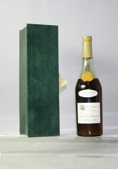 null 1 flacon COGNAC Grande fine Champagne - Pinet Castillon 1920 Niveau mi- médaillon,...