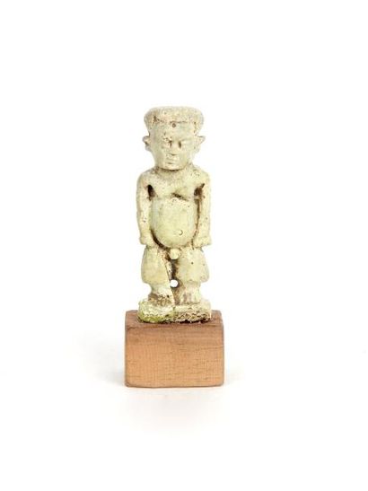 null Grande amulette du dieu Ptah

Fritte emaillée 5,3 cm

Egypte antique XXVI à...