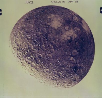 null Nasa. Mission Apollo 16. Vue de la face cachée de la lune. 1972.Tirage chromognique...