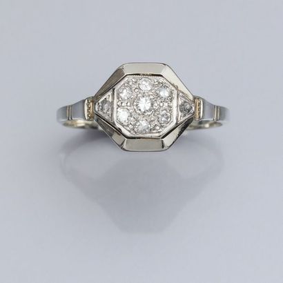 null Bague en or gris, 750 MM, oenée de diamants, vers 1925, taille : 56, poids :...