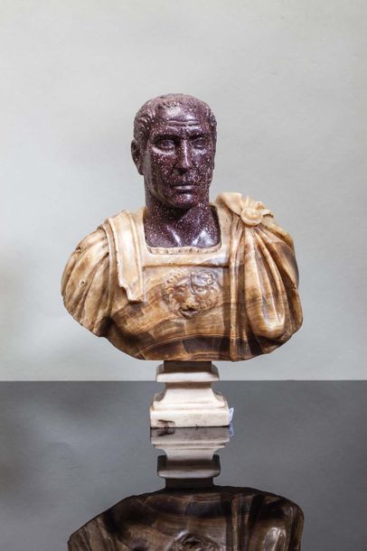 null Deux bustes d'empereur romains sur piédouche
Têtes en porphyre rouge, chlamydes...