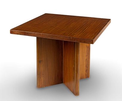 Pierre Jeanneret (1896-1967) 
Table dite "square table"
Teck massif et plackage de...