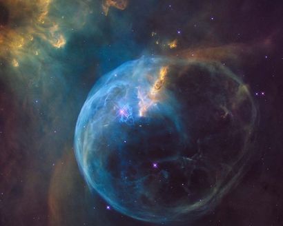 NASA Télescope HUBBLE, 2016.
Cette sphère de gaz est soufflée dans l'Espace par une...