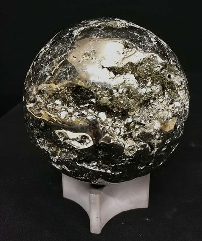 null Imposante boule de pyrite cubique
Pérou Diam 14cm
5,75 kg