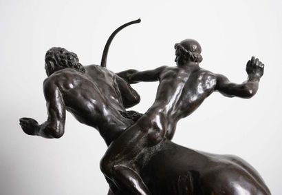 Pierre TRAVERSE (1892-1979) 
Centaure et archer, 1969
Bronze à patine brune signé...