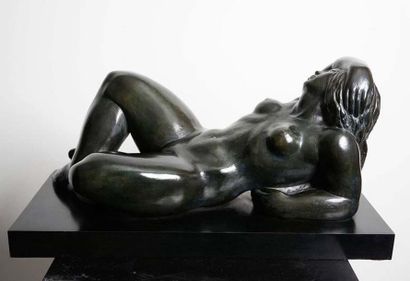 René Letourneur (1898-1990) "Le rêve", 1976
Epreuve en bronze signée, datée et numérotée...