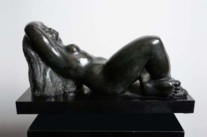René Letourneur (1898-1990) "Le rêve", 1976
Epreuve en bronze signée, datée et numérotée...