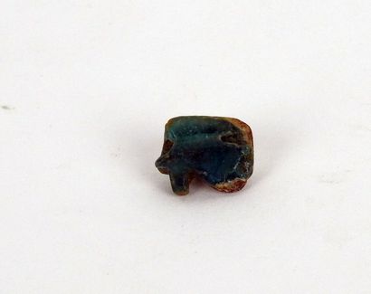 null Amulette représentant un œil Oudjat en pate de verre

3,3 cm

Egypte Epoque...