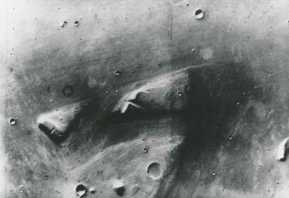 null Nasa. Vue du sol de la planète Mars, circa 1980.Tirage argentique d'époque....