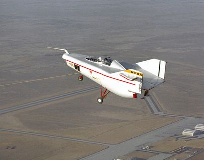 null Nasa. L'avion expérimental M2-F1 était un prototype léger et non motorisé, développé...