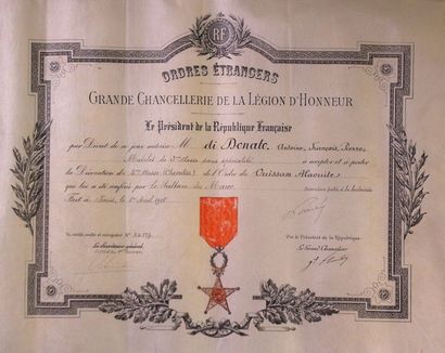 null Deux diplômes. 1. Ordre Etranger-Grande Chancellerie Légion d'honneur-Ordre...