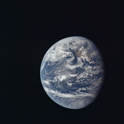 null Nasa. Mission historique Apollo 11. Juillet 1969. GRAND FORMAT. Vue de la Terre...