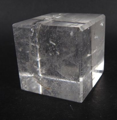 null Cube de cristal. Solide platonicien.
L: 3,5cm.