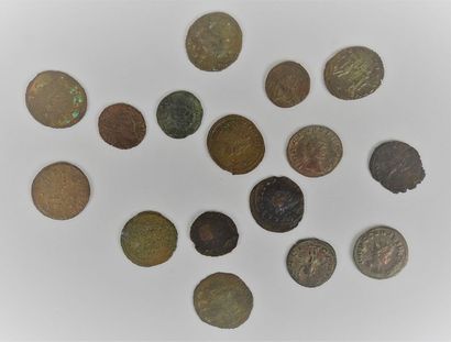 null Une quinzaine de monnaies romaines.