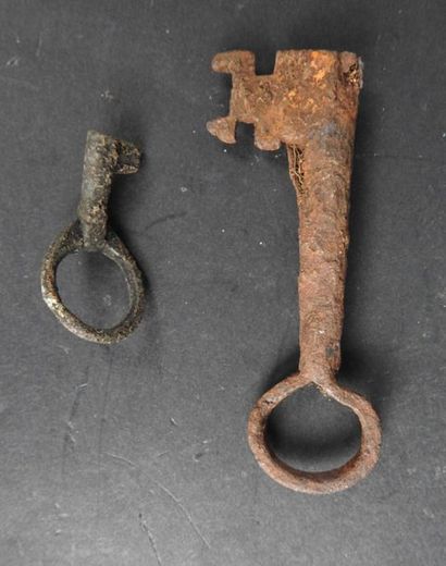 null Deux clés. Bronze et fer. Epoque romaine et postérieur.