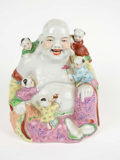 null Sujet représentant un bouddha de l’abondance en porcelaine polychrome

Chine...